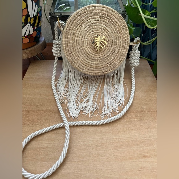 Elegant Fringe & Gold Leaf Handwoven Shoulder Bag- Boho Chic Summer Shoulder Bag - Picture 3 of 7